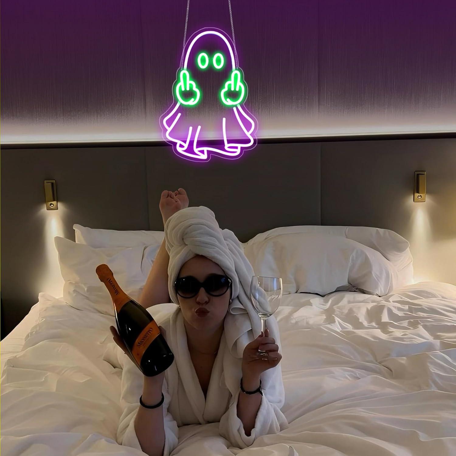 لافتة نيون على شكل شبح تعمل با - مراجعة Room Lighting Bedroom Decor وسعره