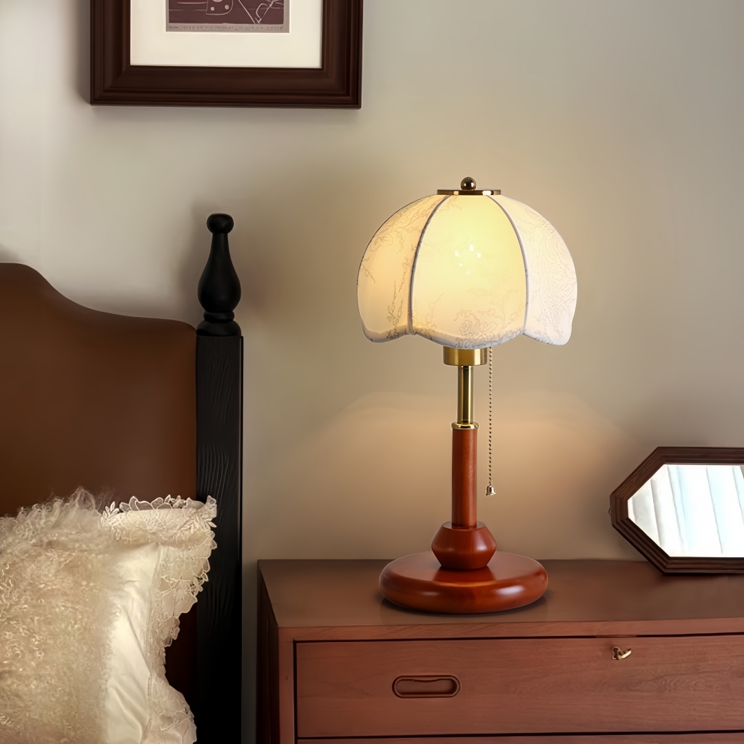 مصباح طاولة قبة مزخرفة بتصميم  - مراجعة Room Lighting Bedroom Decor وسعره