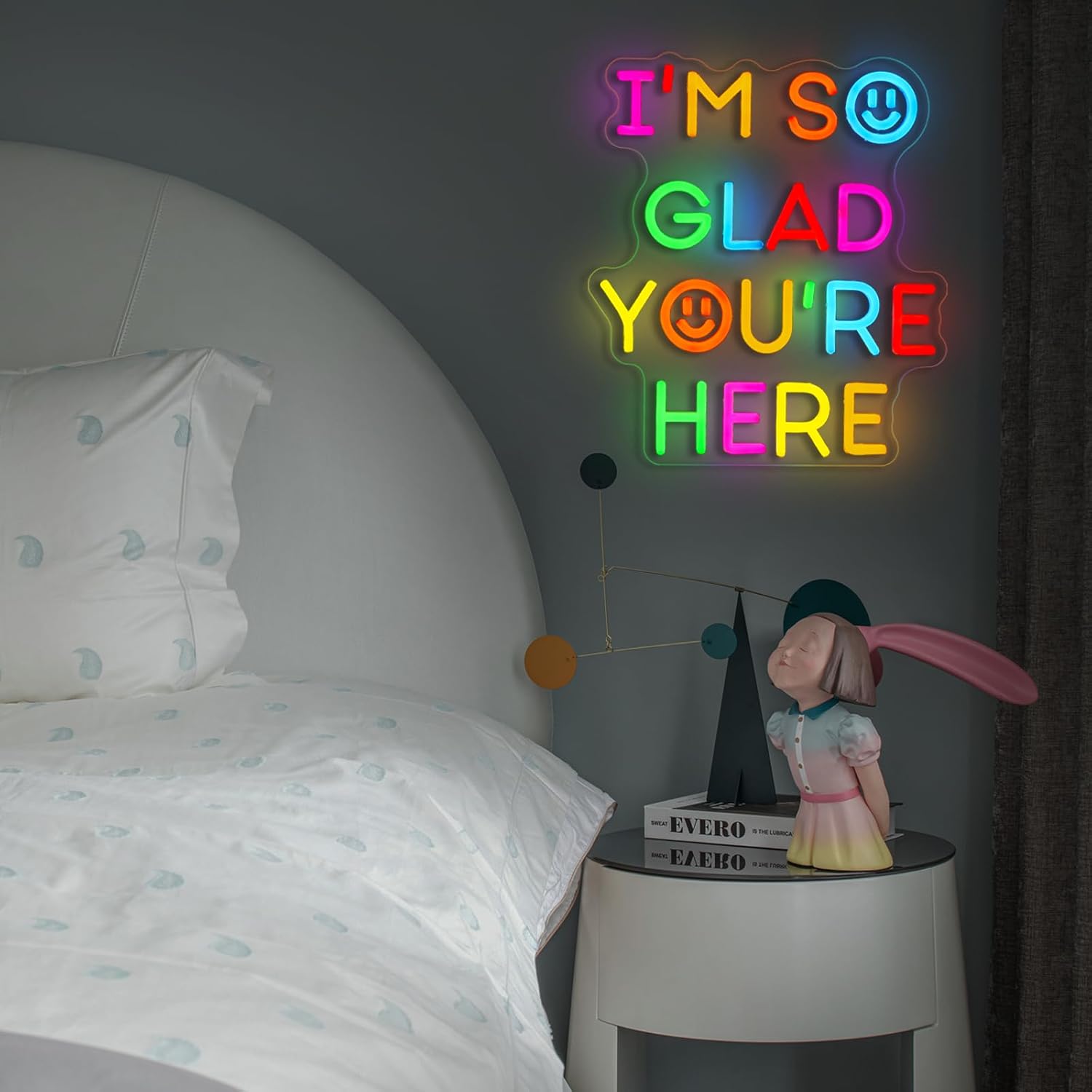    لافتة نيون مكتوب عليها 'أن - مراجعة Room Lighting Bedroom Decor وسعره