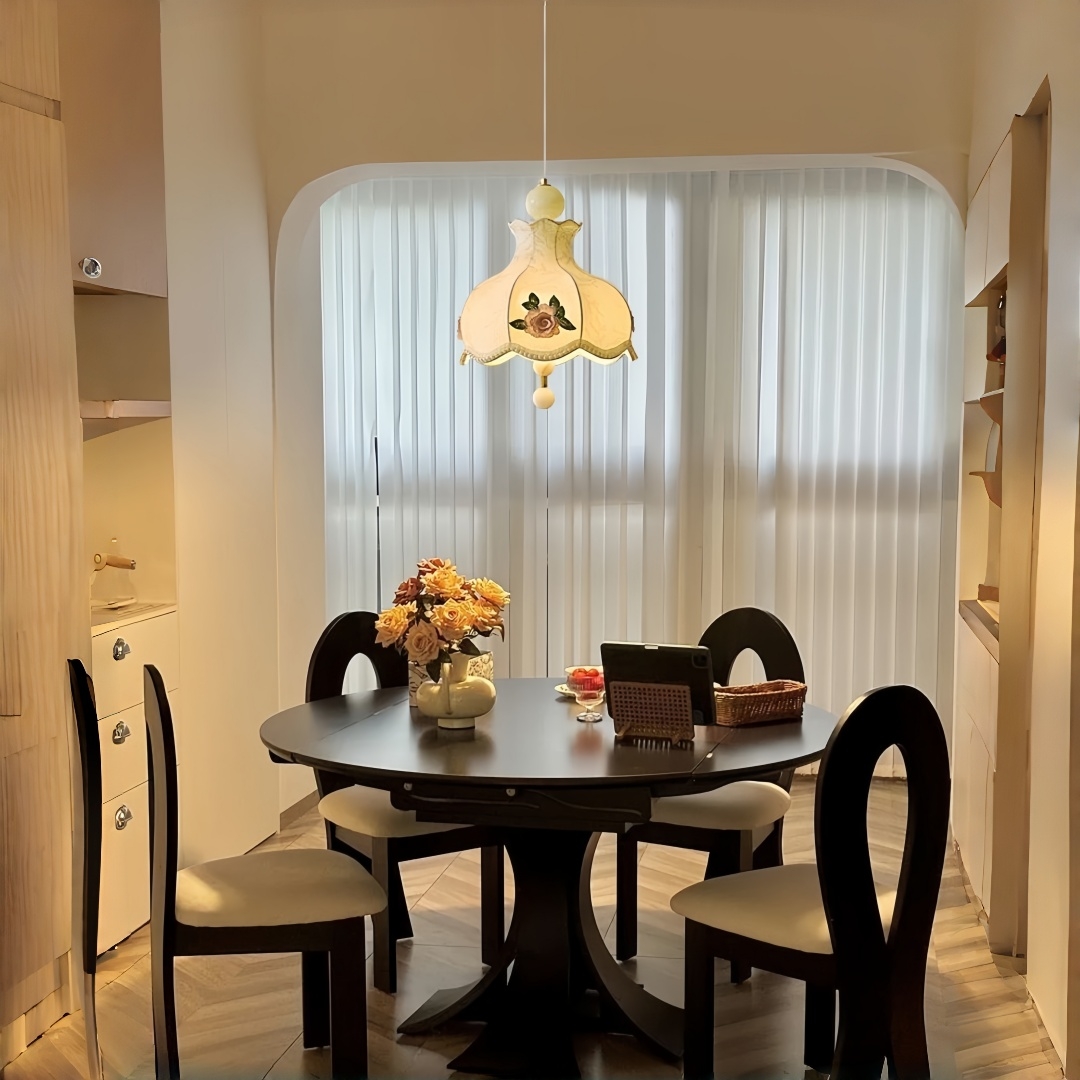 ثريا أنيقة بتصميم الوردة، طراز - مراجعة Decor Timeless Lighting وسعره